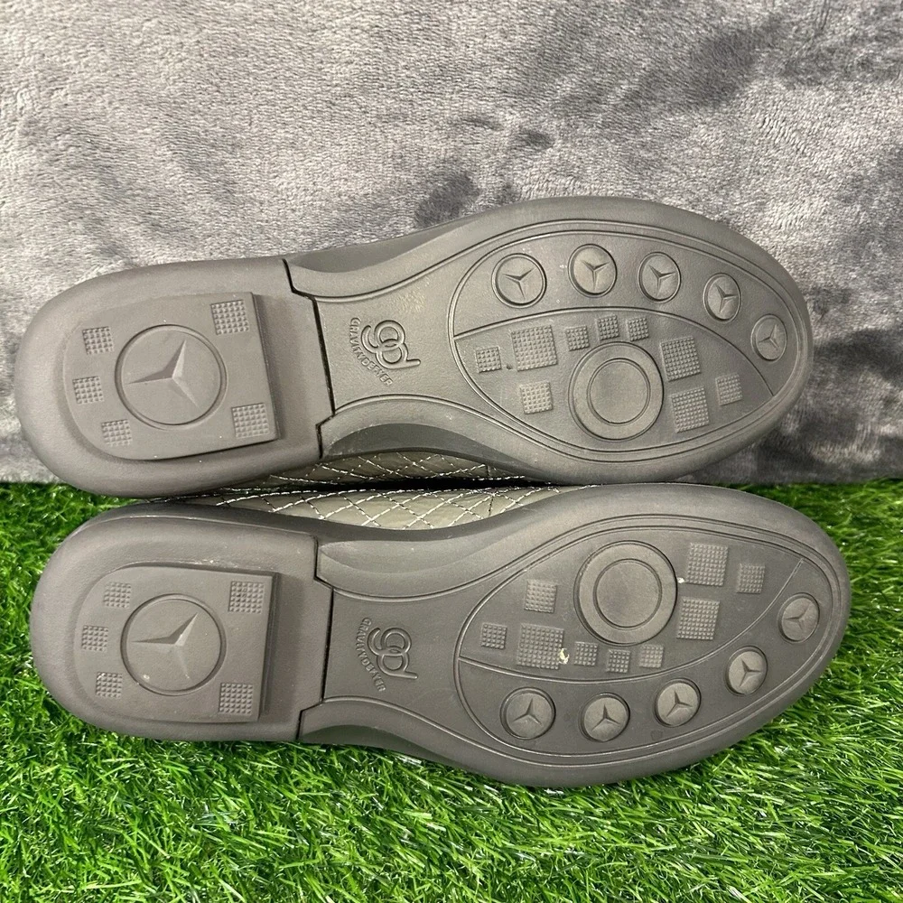 Gravity Defyer VersoShock Flats Womens 10.5 Gray Quilted Patent Leather